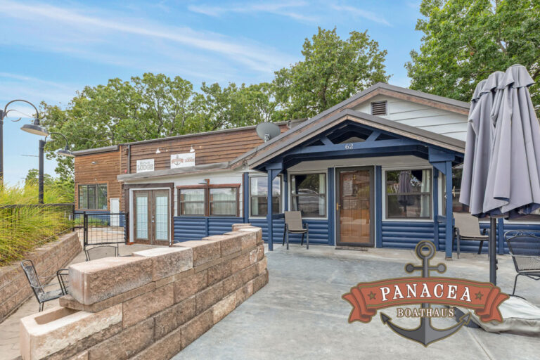 Panacea Boathaus Lodge